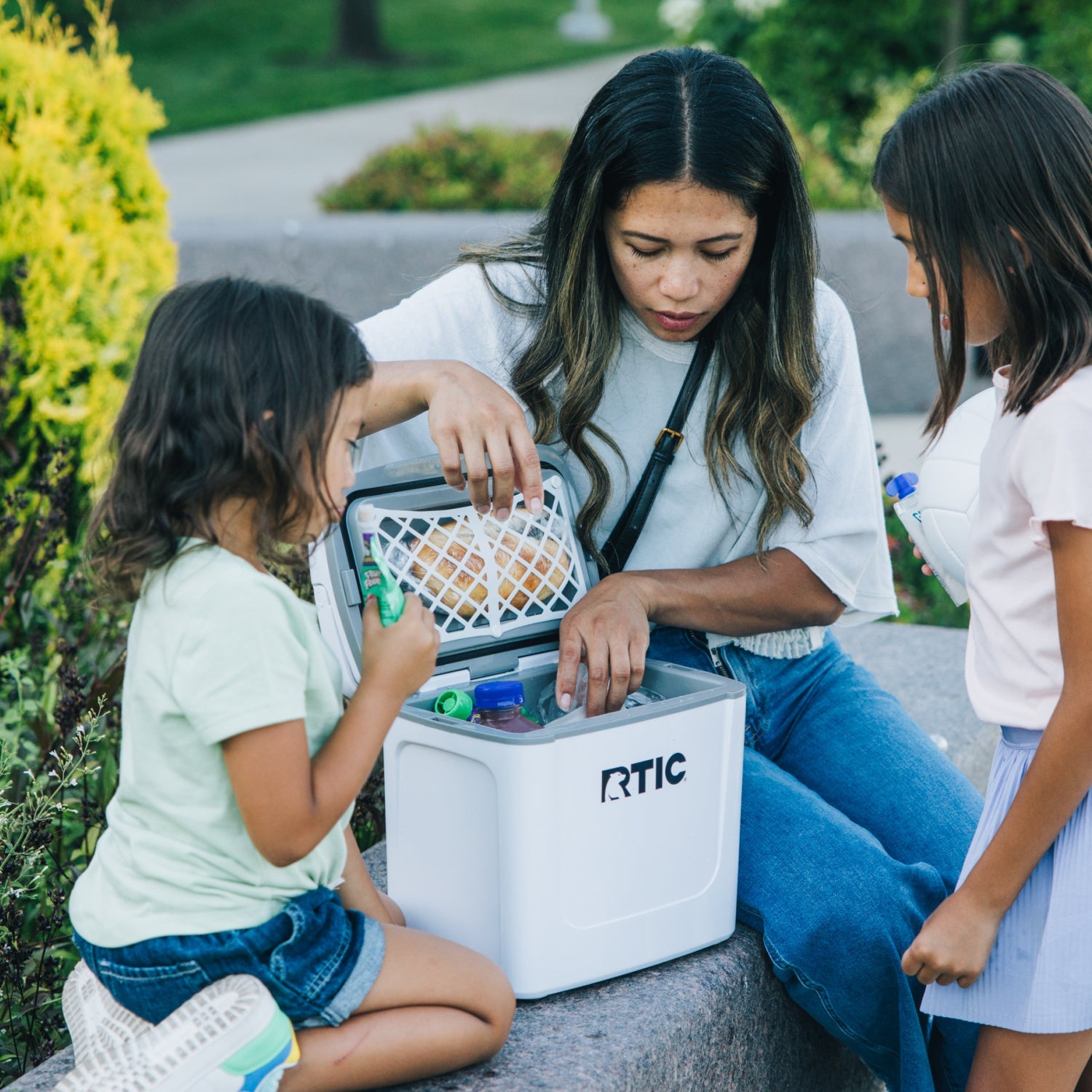 8 QT Road Trip Personal Cooler (LL4S)